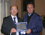 San Giovanni Rotondo NET - Il vincitore, Nicola Cascavilla premiato dal sindaco Gennaro Giuliani